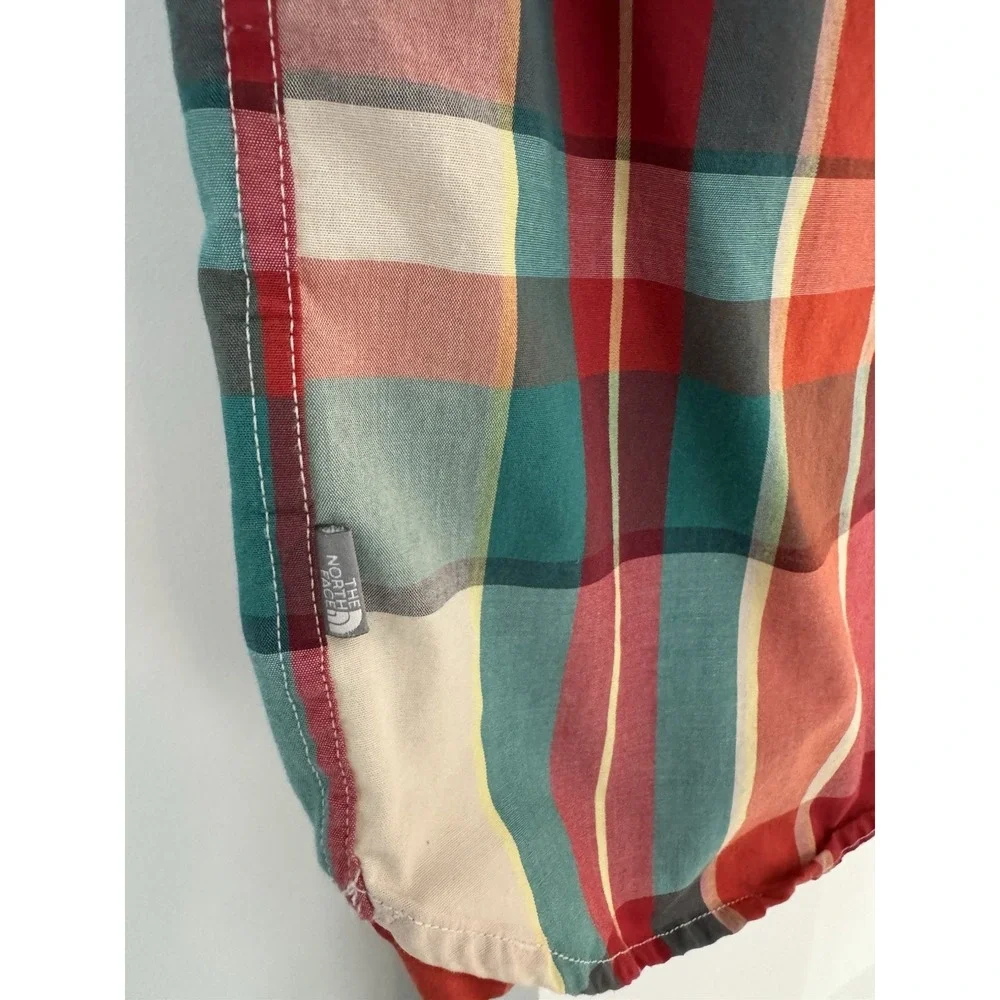 The North Face Mens Short Sleeve Plaid Button‎ Up Shirt Red Green Small
